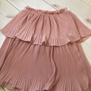 Simple brand top.